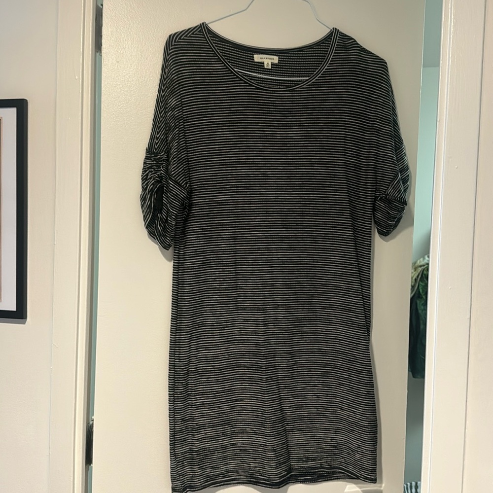 Max Studio black and white stripe dress with ruching at sleeve m medium